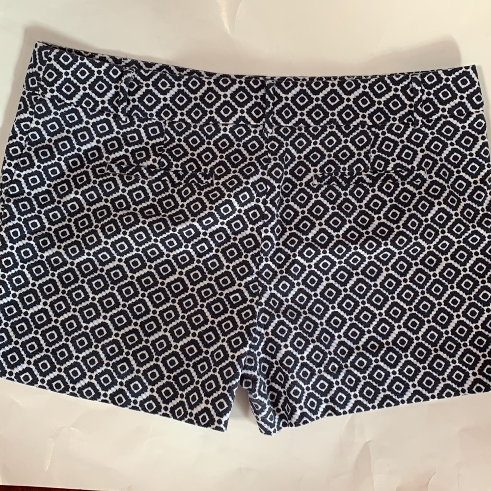 Loft riviera short blue & white pattern size 14 - Picture 5 of 7